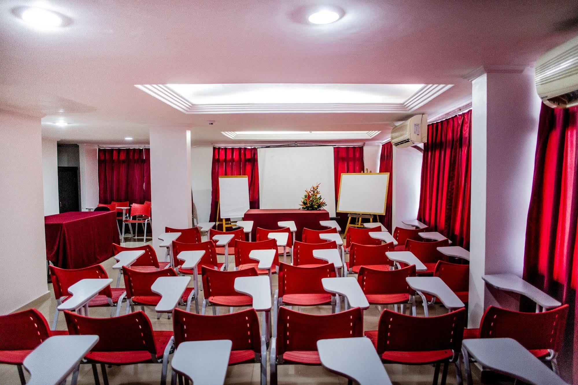 Reis Palace Hotel Petrolina Bagian luar foto