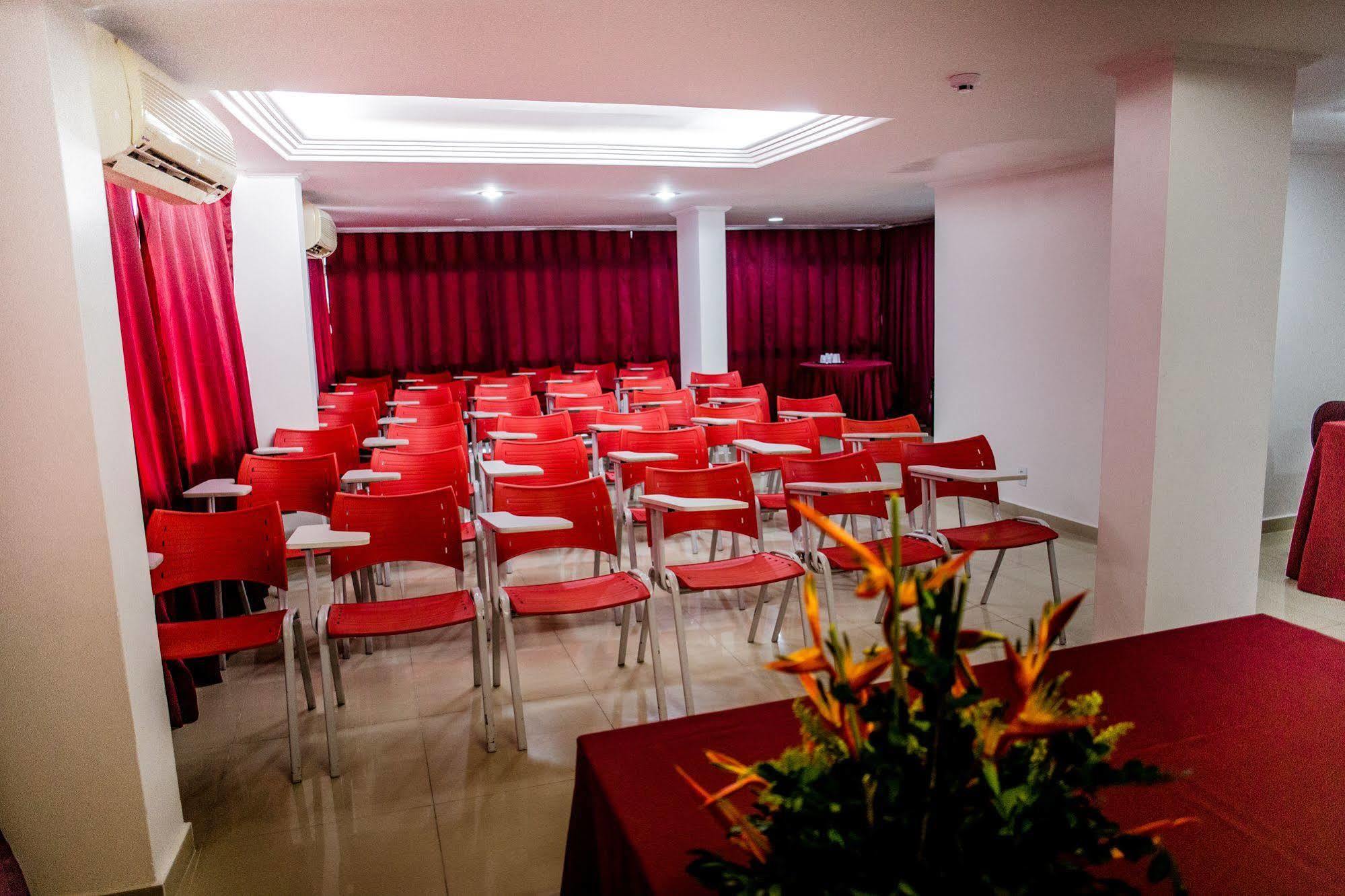 Reis Palace Hotel Petrolina Bagian luar foto